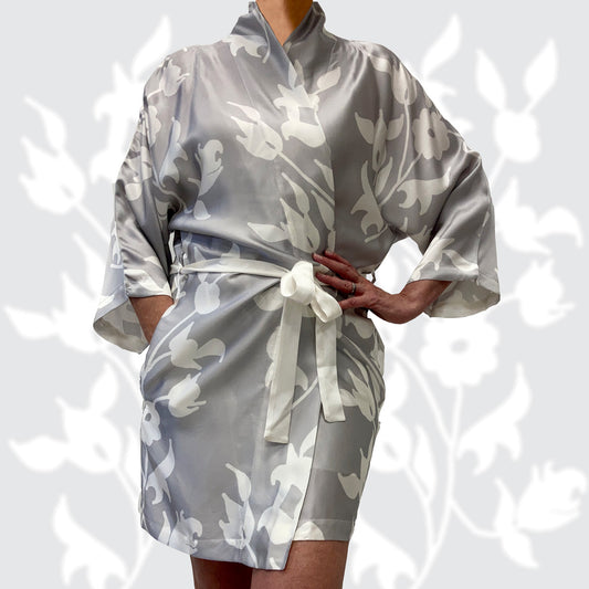 Kimono Silk Robe - Grey With White Foliage