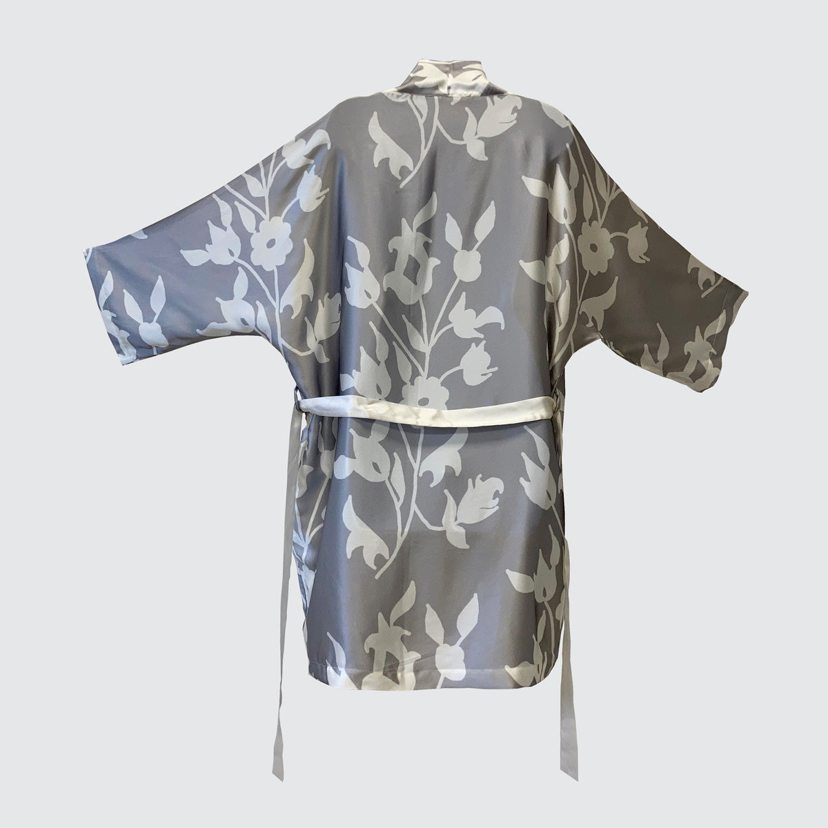 Kimono Silk Robe - Grey With White Foliage